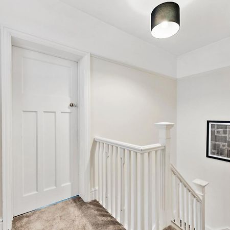 فيلا Stunning 4-Bed - Garden - Sleeps 14 بريستول المظهر الخارجي الصورة