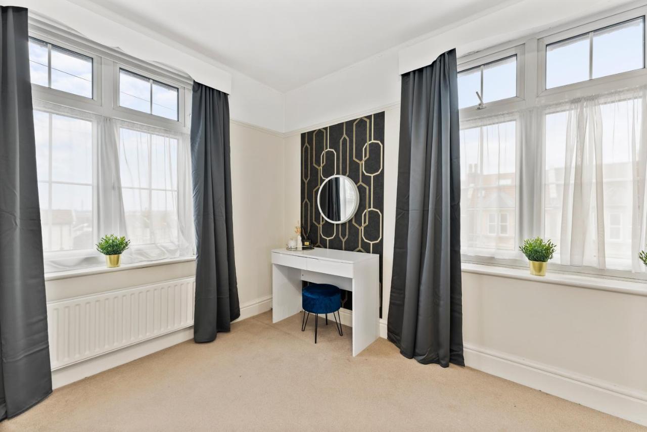 فيلا Stunning 4-Bed - Garden - Sleeps 14 بريستول المظهر الخارجي الصورة