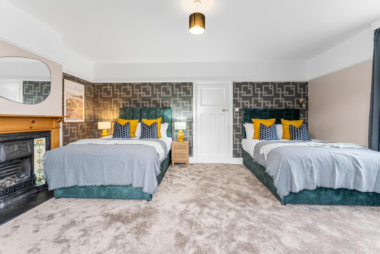 فيلا Stunning 4-Bed - Garden - Sleeps 14 بريستول المظهر الخارجي الصورة