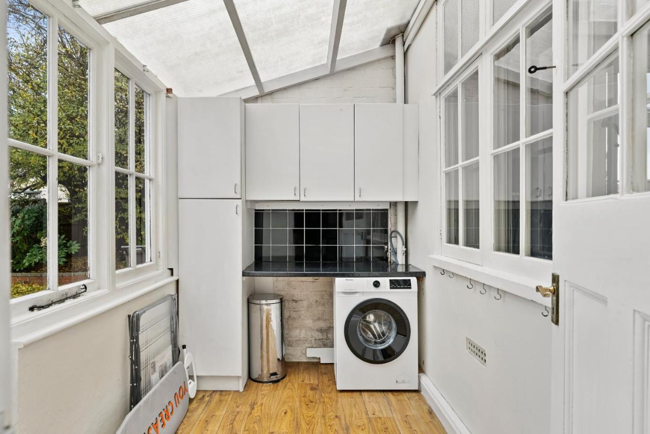فيلا Stunning 4-Bed - Garden - Sleeps 14 بريستول المظهر الخارجي الصورة